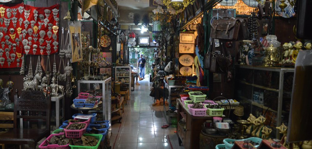 Pasar Antik Triwindu Solo [year], Jam Buka dan Lokasinya